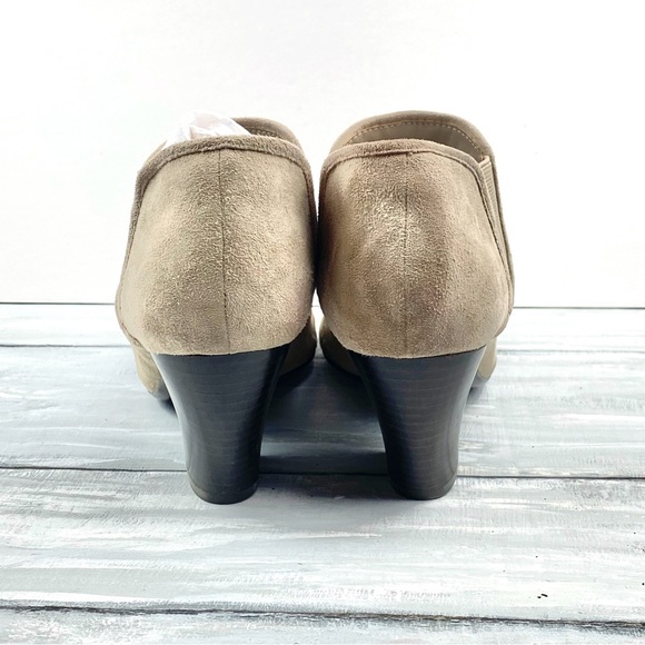 Vaneli Suede Leather Booties “Jody” Truffle Suede Boots Taupe Beige Ankle Boot 9 - Picture 9 of 16